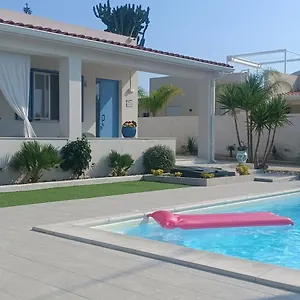 Colapesce Villa Marzamemi